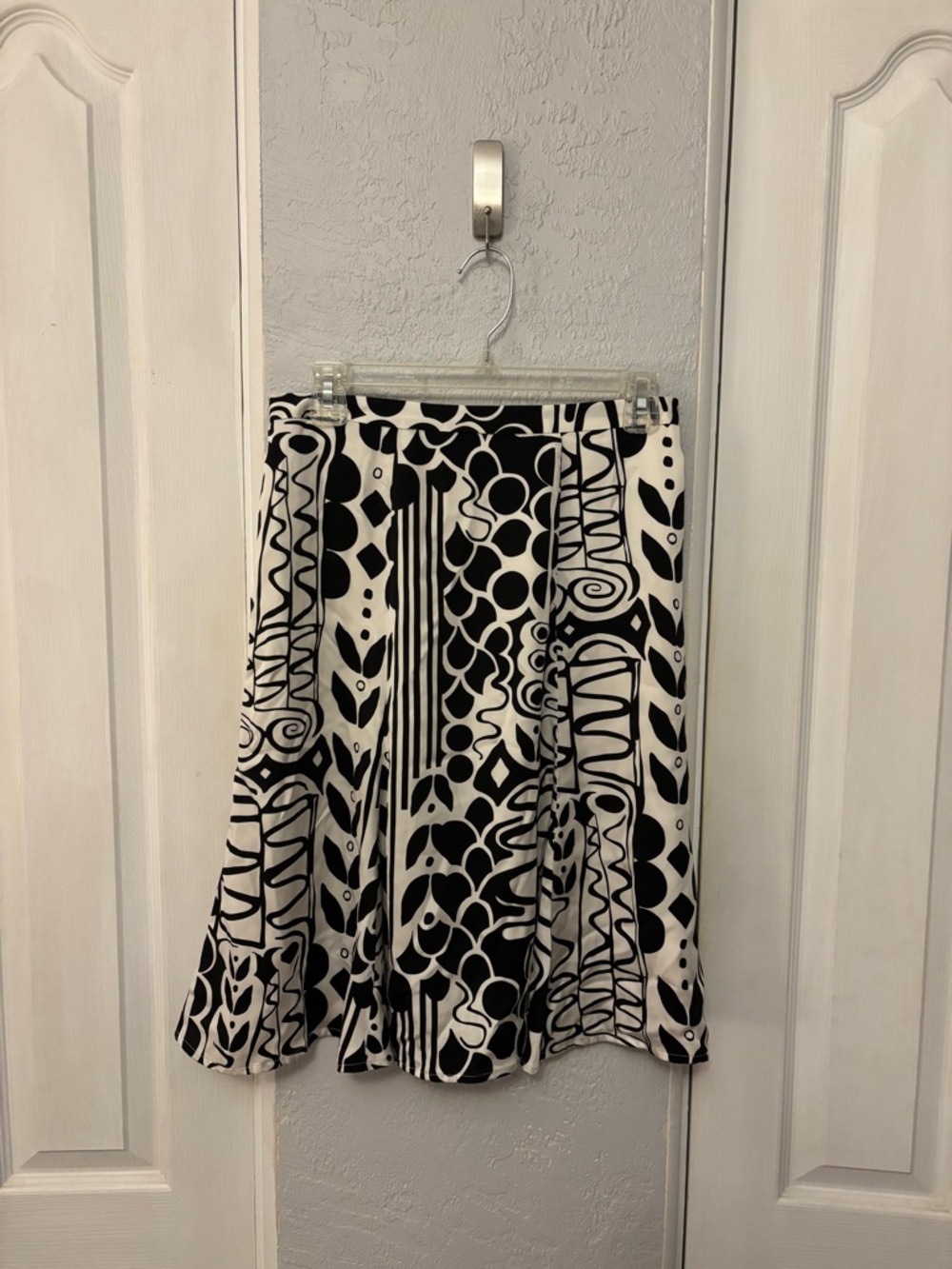 Vintage Y2K 100% Silk Skirt Black and White Graphic Abstract Print Size 6P